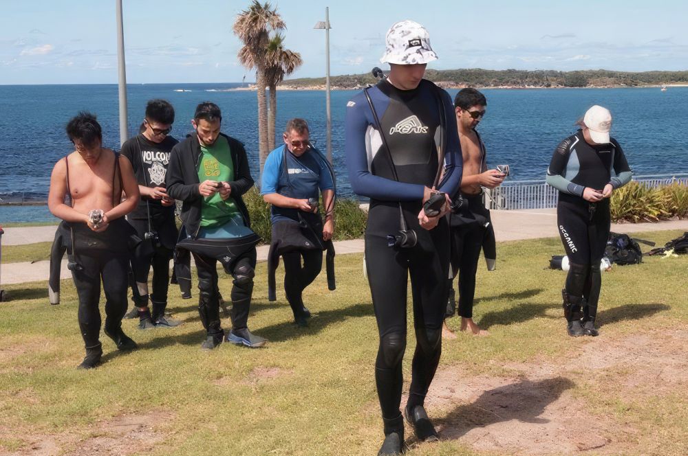 Divers participating in advanced open water course